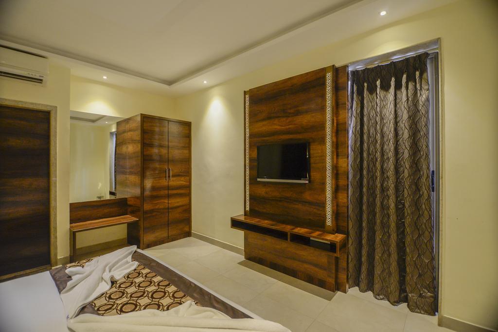 Hotel Sunkissed Plaza à Calangute Extérieur photo