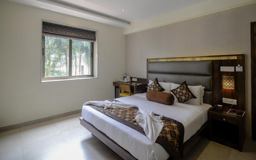 Hotel Sunkissed Plaza à Calangute Extérieur photo