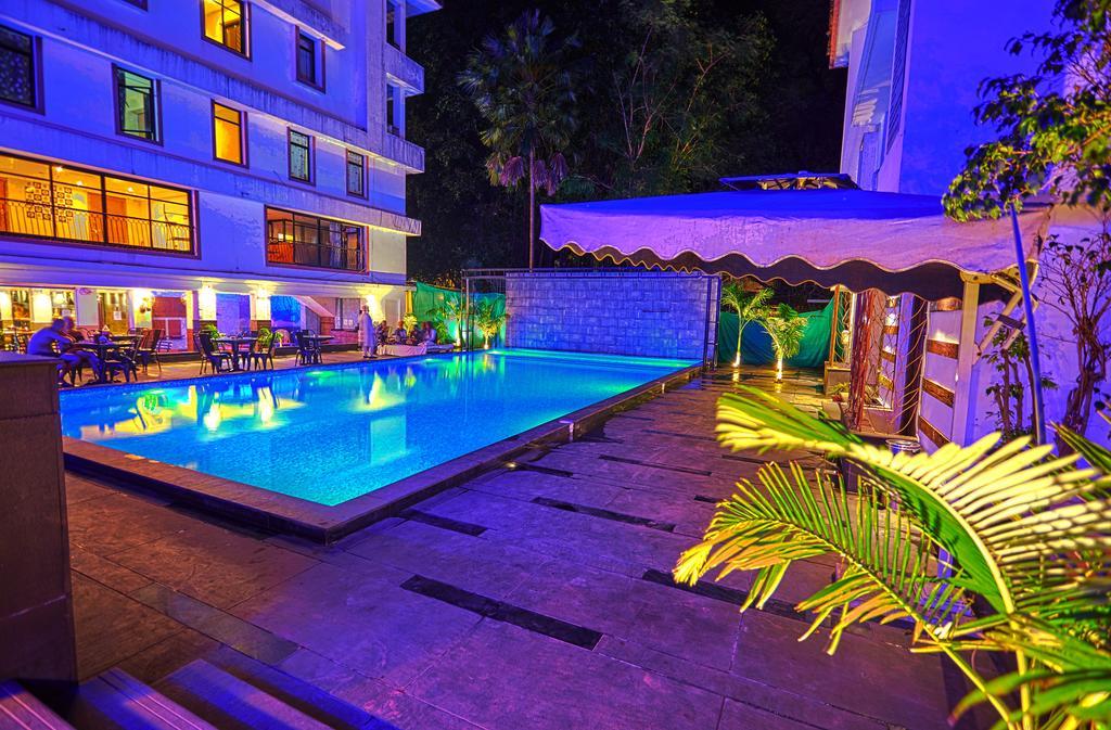 Hotel Sunkissed Plaza à Calangute Extérieur photo