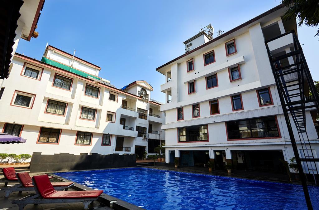 Hotel Sunkissed Plaza à Calangute Extérieur photo