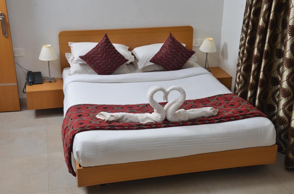 Hotel Sunkissed Plaza à Calangute Extérieur photo
