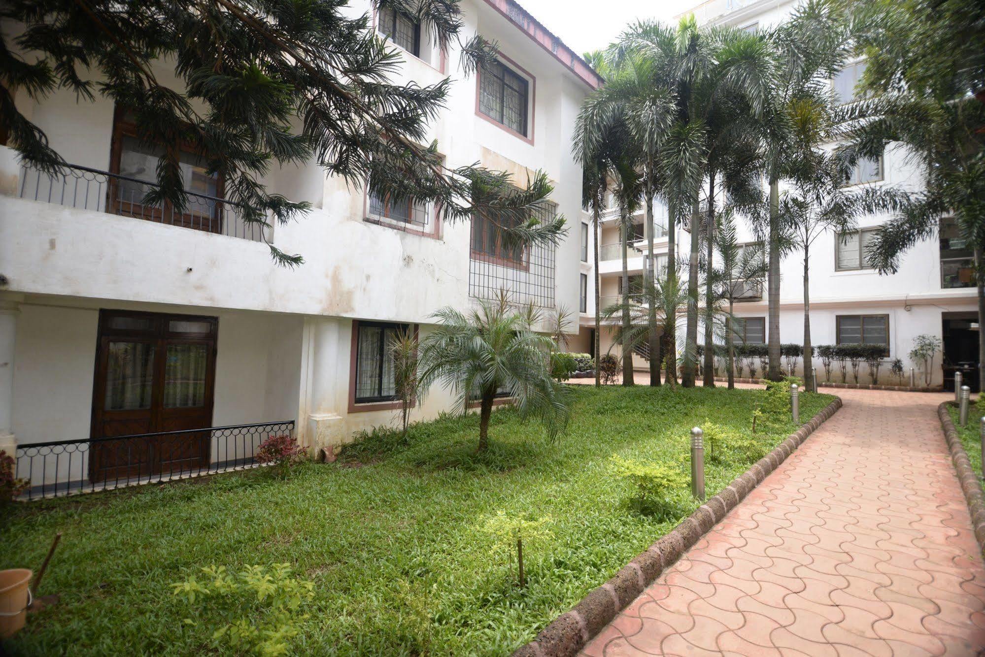 Hotel Sunkissed Plaza à Calangute Extérieur photo