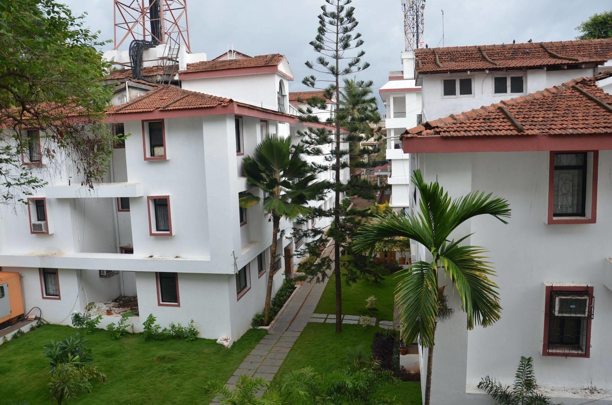 Hotel Sunkissed Plaza à Calangute Extérieur photo