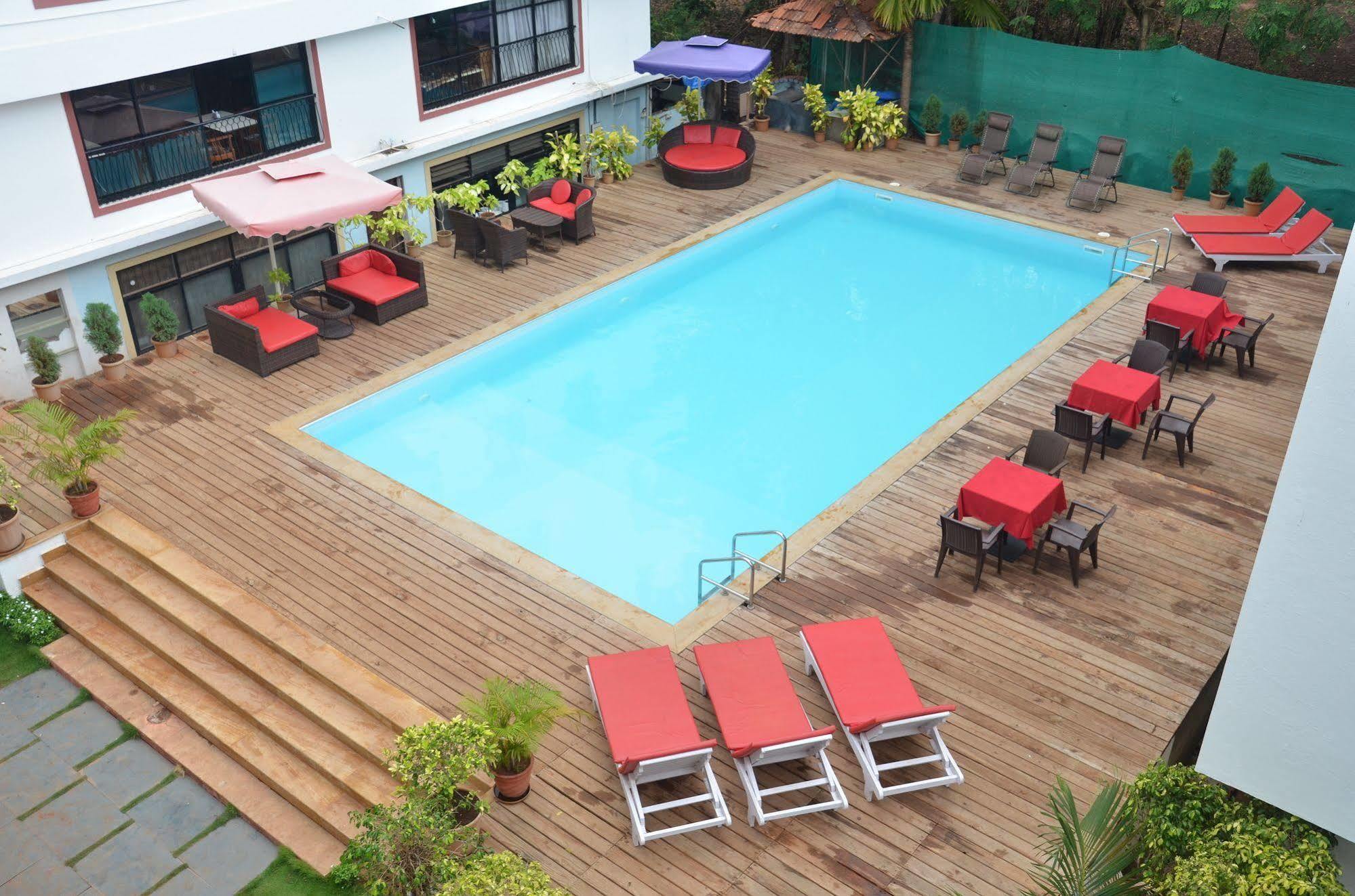 Hotel Sunkissed Plaza à Calangute Extérieur photo