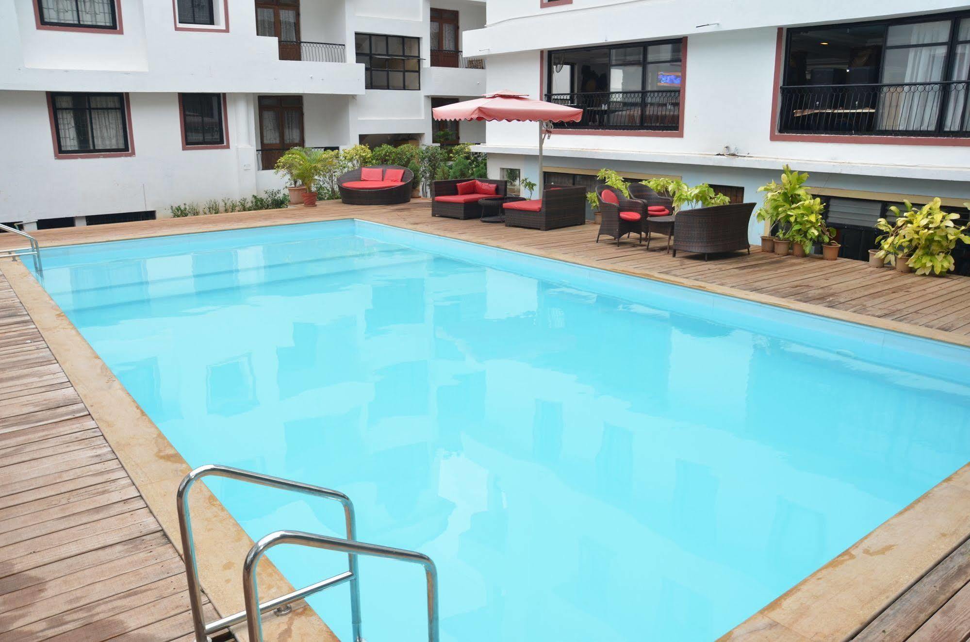 Hotel Sunkissed Plaza à Calangute Extérieur photo