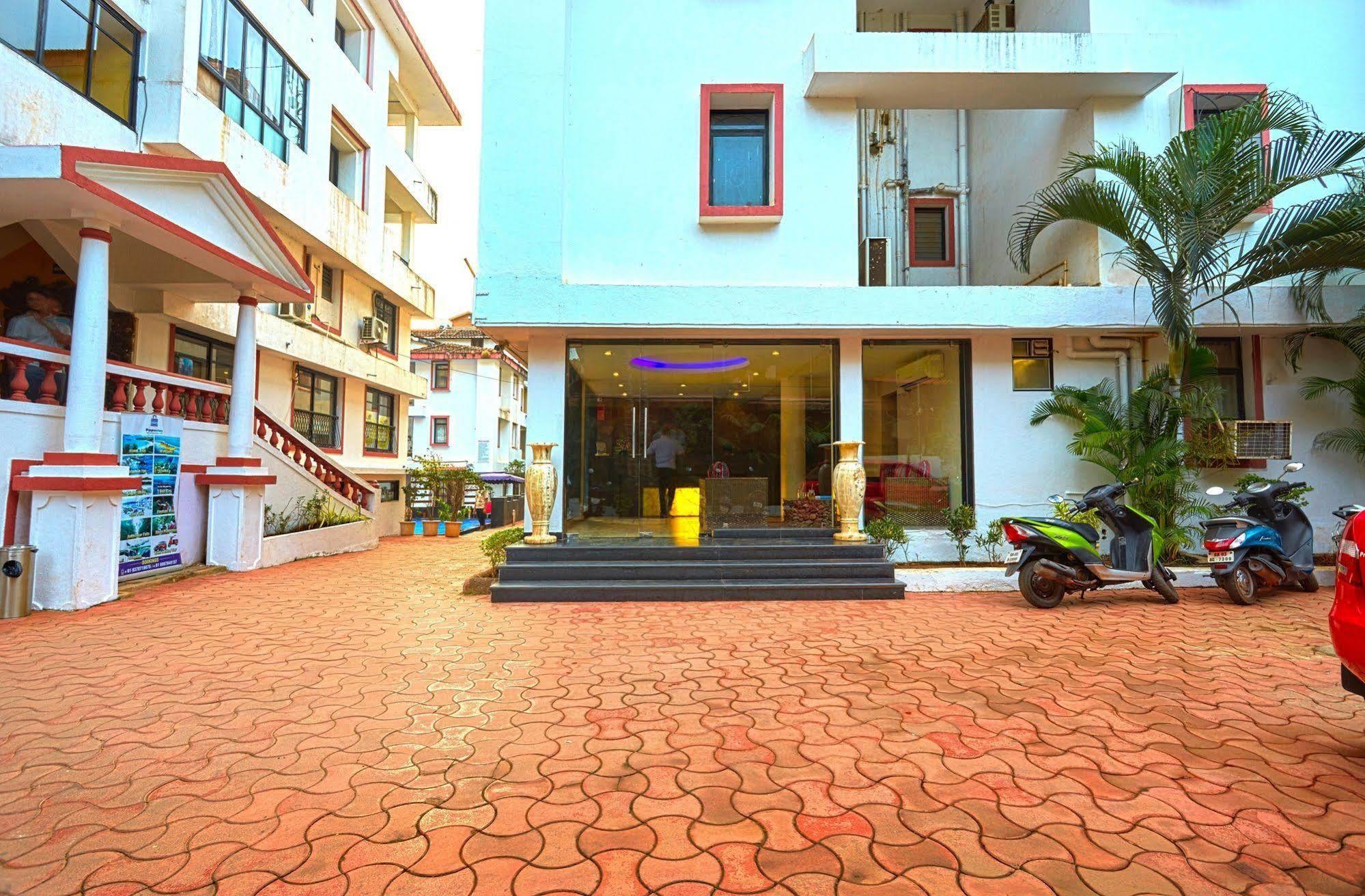 Hotel Sunkissed Plaza à Calangute Extérieur photo