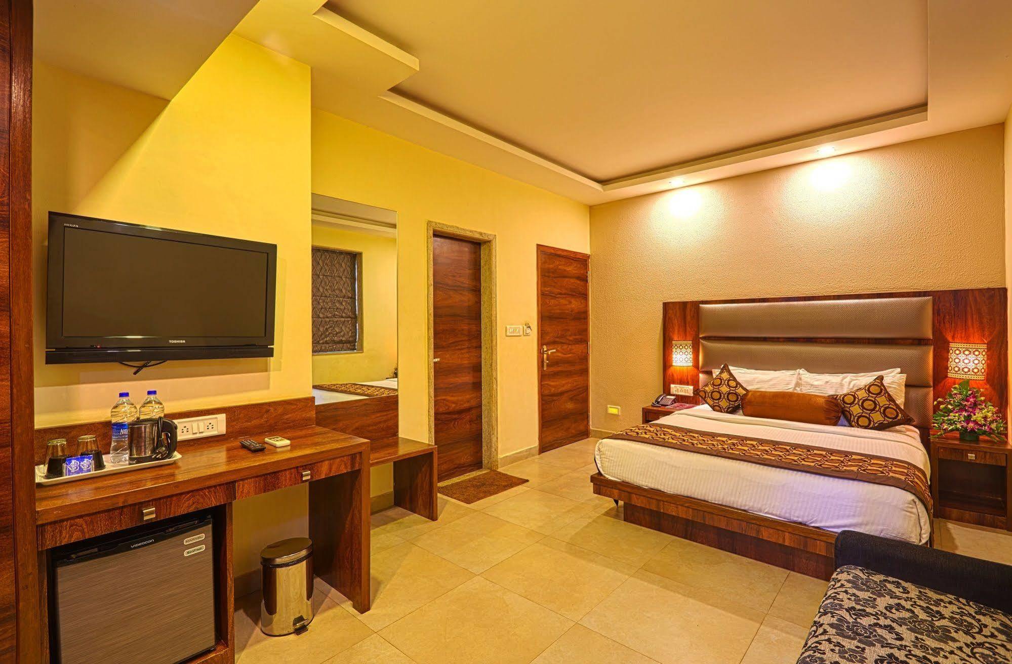 Hotel Sunkissed Plaza à Calangute Extérieur photo